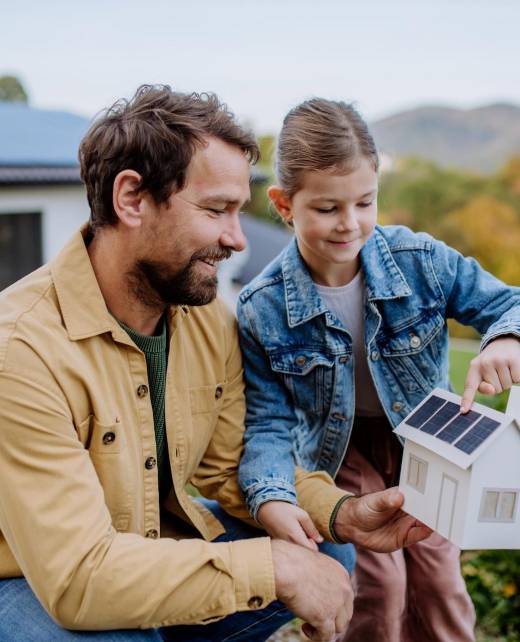 solarfive_father-daughter_photovoltaik_house